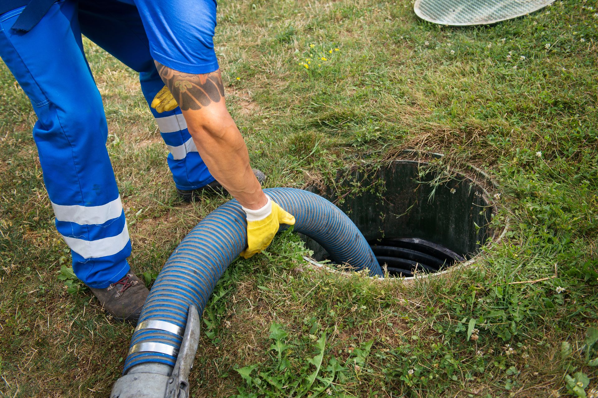 Wie man einen Abfluss aus einer Klärgrube macht